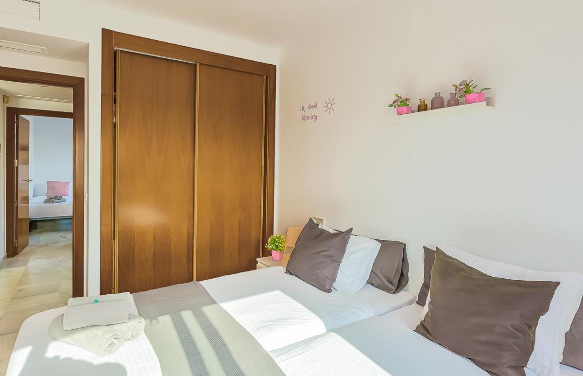 Andaluz Apartments Mar De 네르하 객실 사진