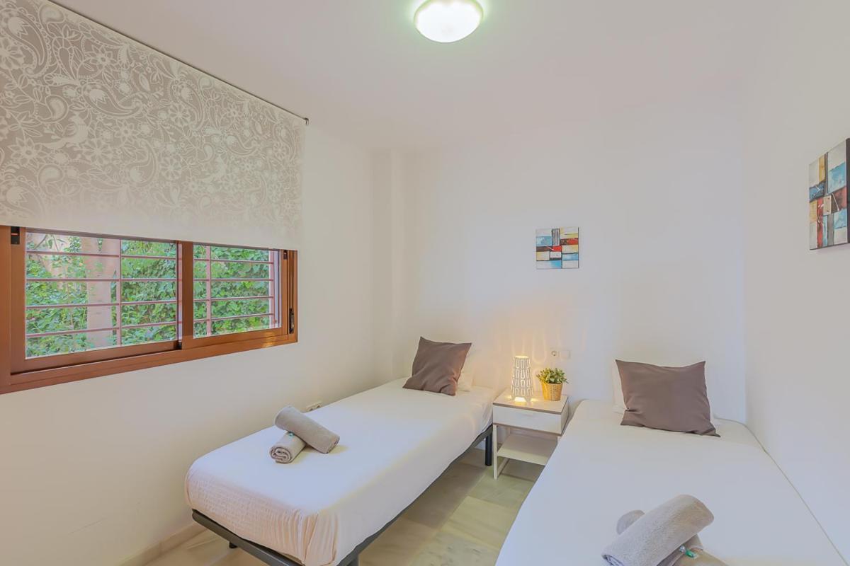 Andaluz Apartments Mar De 네르하 객실 사진